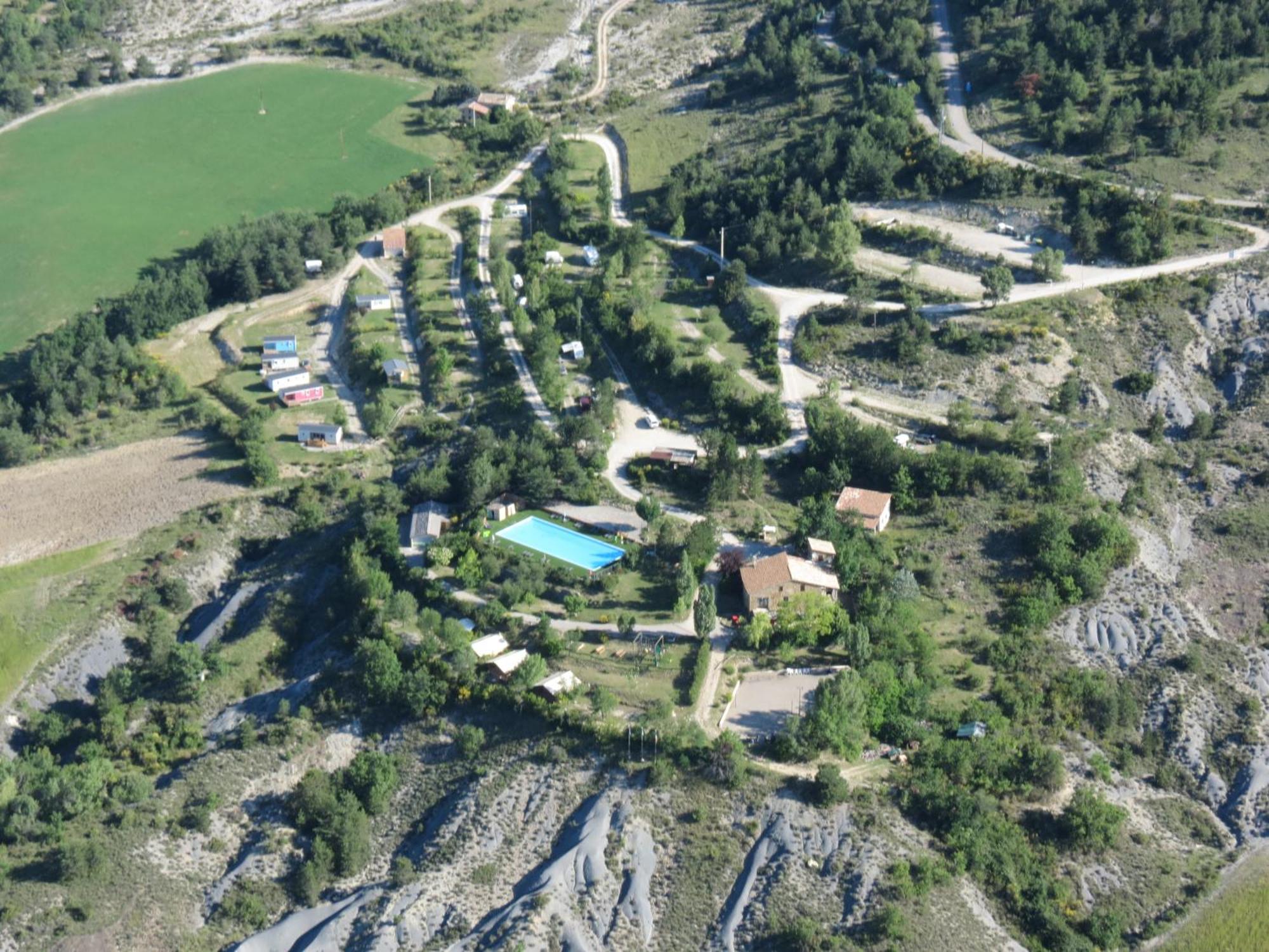 Camping Les Hauts De Rosans Εξωτερικό φωτογραφία
