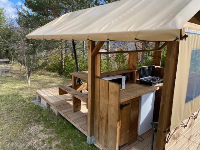 Camping Les Hauts De Rosans Εξωτερικό φωτογραφία