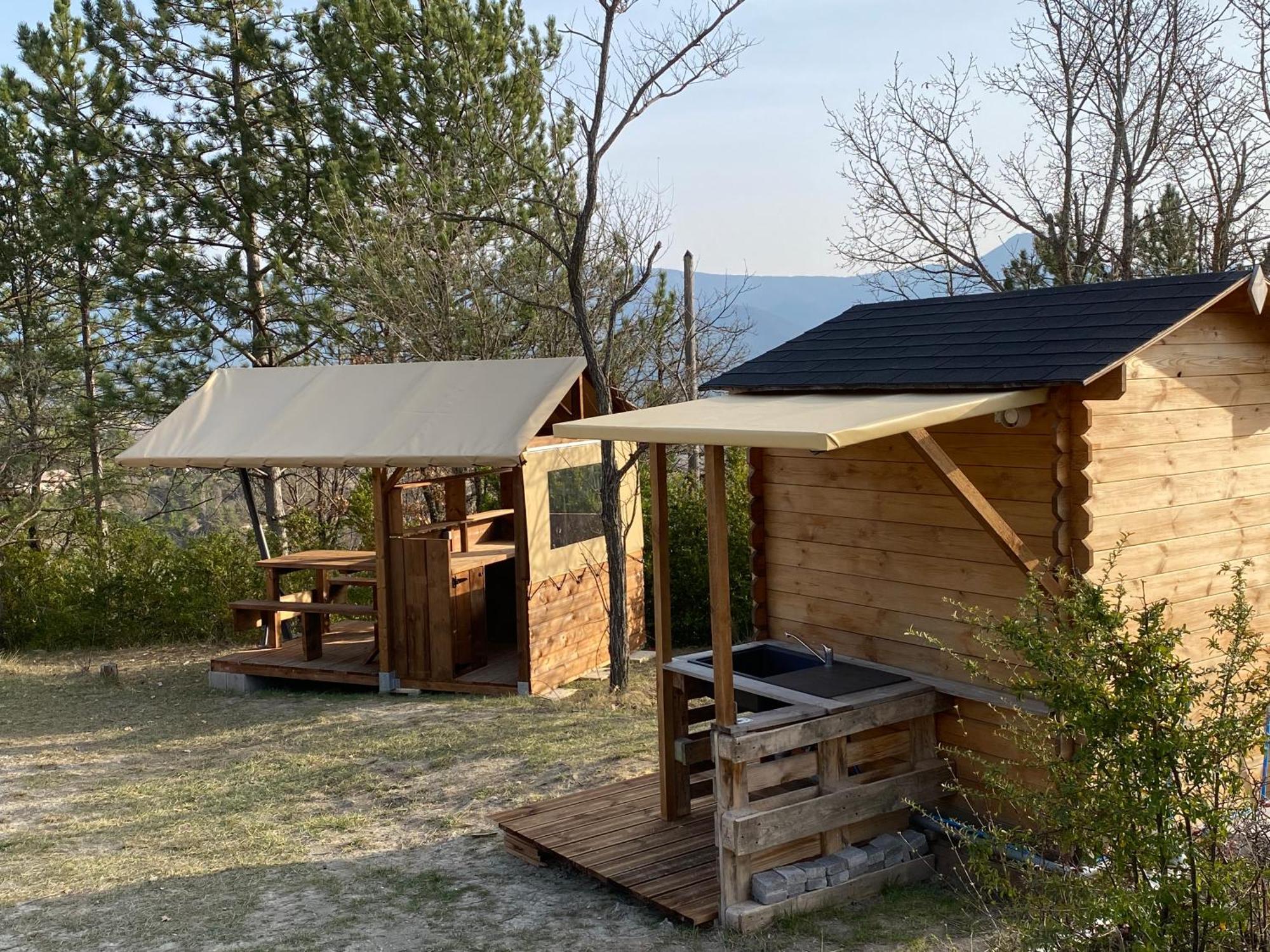 Camping Les Hauts De Rosans Εξωτερικό φωτογραφία